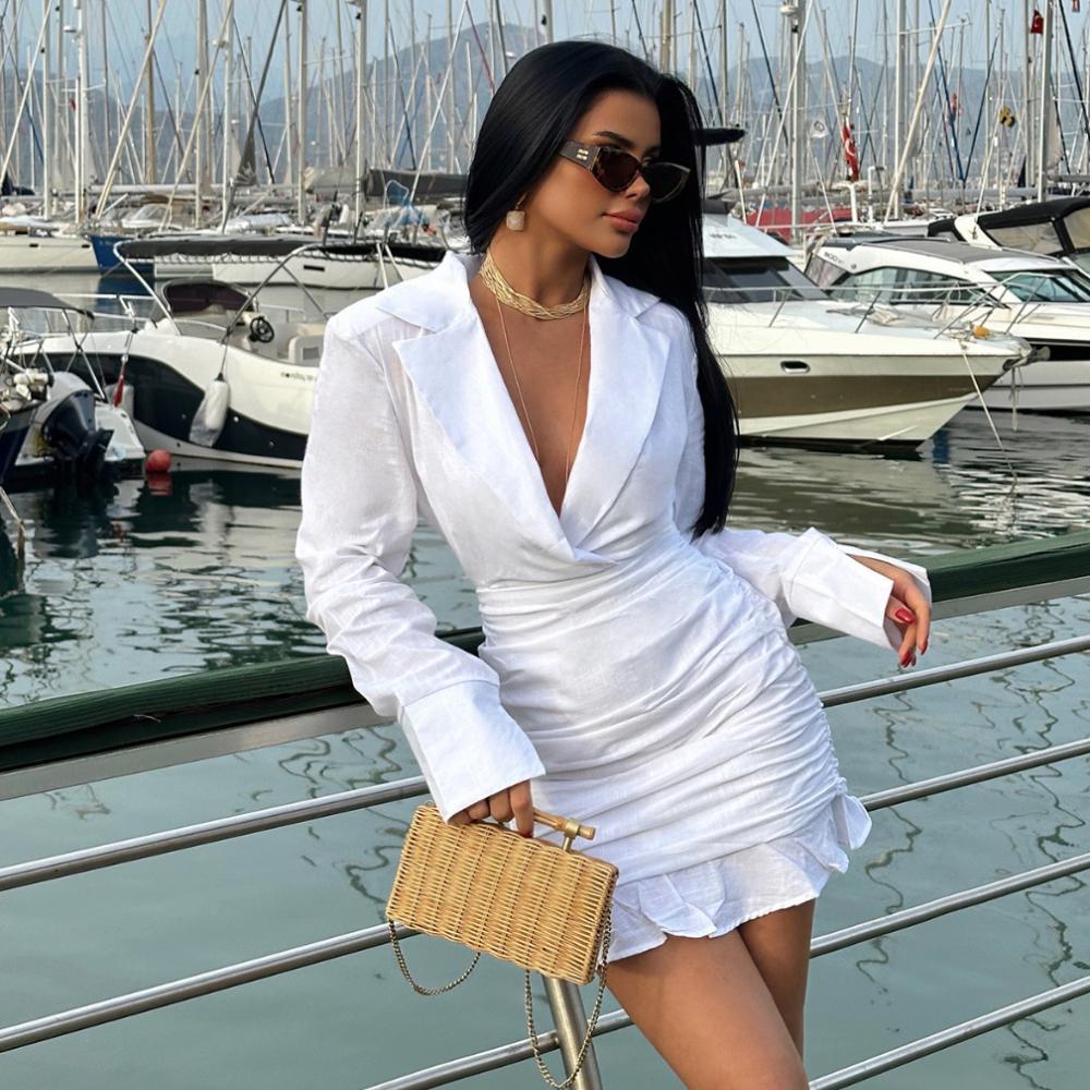 Kolekcja sukienek na długi rękaw dassey.eu mini , midi , maxi , na imprezę , tiulowe , dzianinowe , zwiewne, dopasowane.